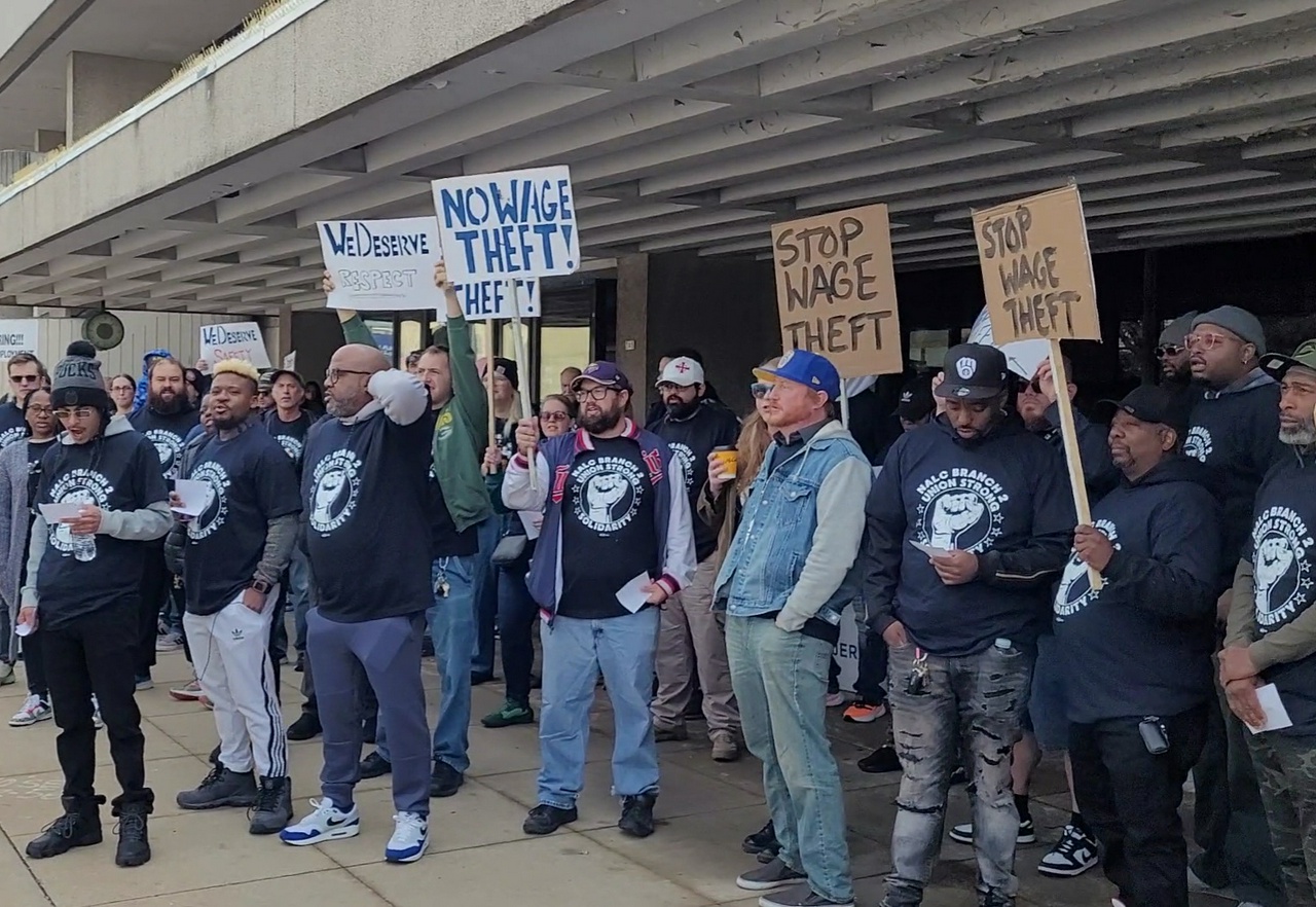 Milwaukee postal workers fight for decent working conditions. | Fight Back! News/staff