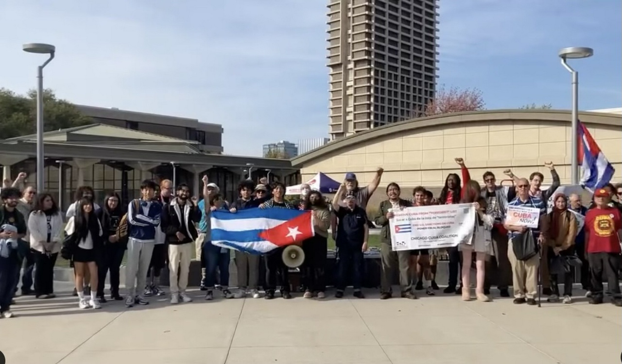 Chicago students rally in support of Cuba.  | Staff/Fight Back! News