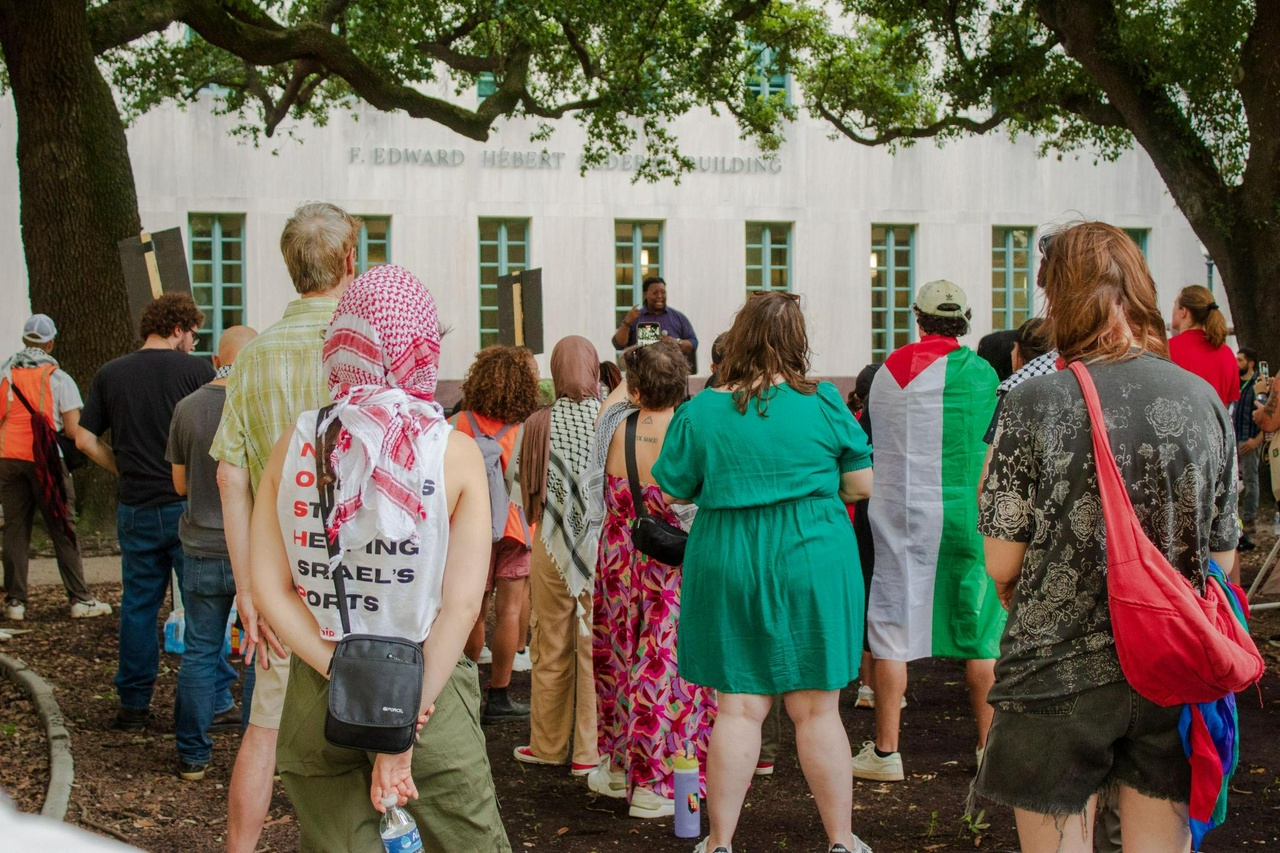 Pro-Palestine protesters hear speeches at Lafayette Square. | Toni Jones/Fight Back! News