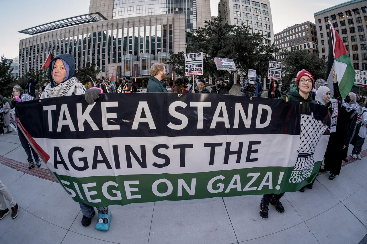 Protest against Mayor Frey's veto of Palestine resolution. | Fight Back! News/Brad Sigal