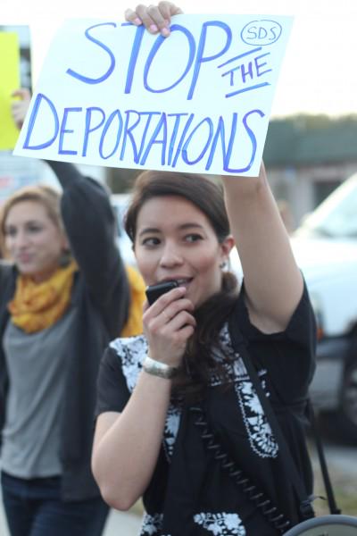 Tampa protesters demand end to delay of Deferred Action and legalization now.