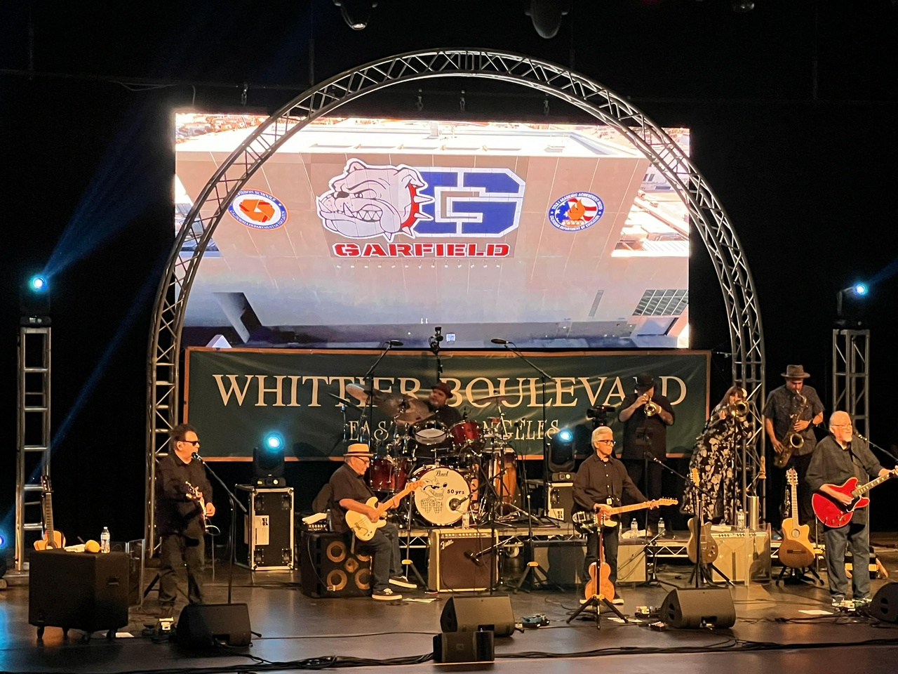 Los Lobos performs at Garfield High School in East Los Angeles. | Fight Back! News/staff