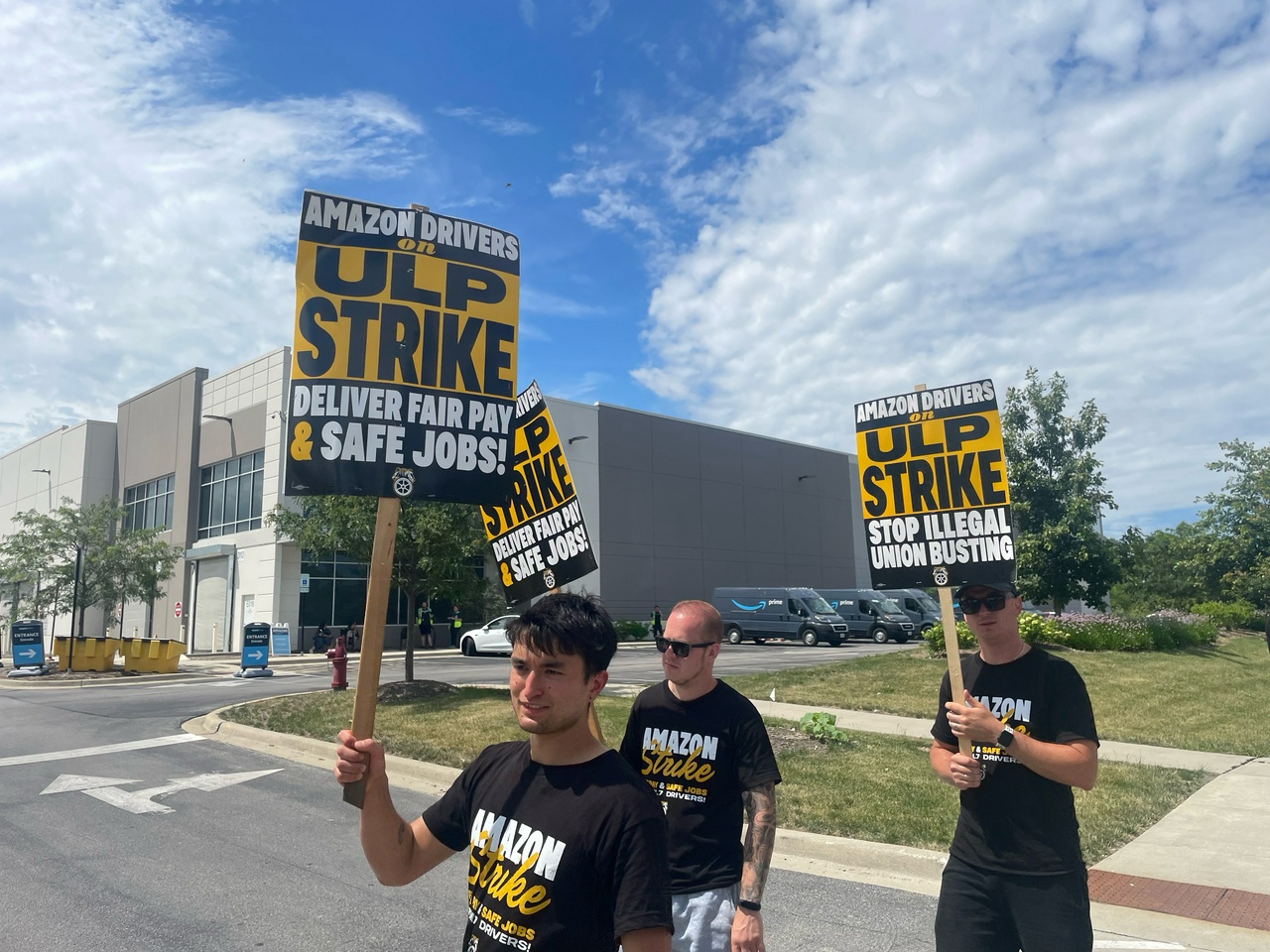 Illinois Amazon drivers strike against union busting.  | Fight Back! News/staff