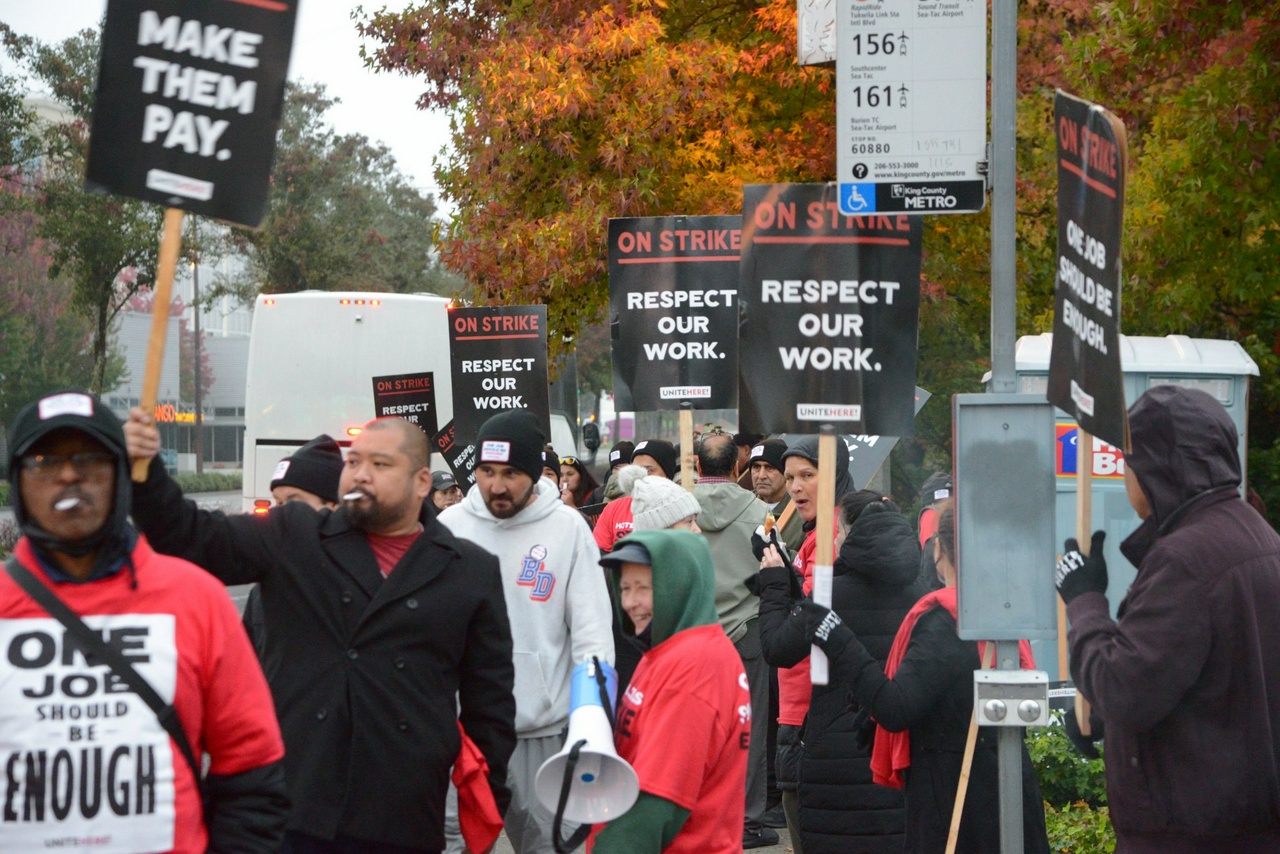 Striking workers with UNITE HERE Local 8 on the picket line.  | Staff/Fight Back! News