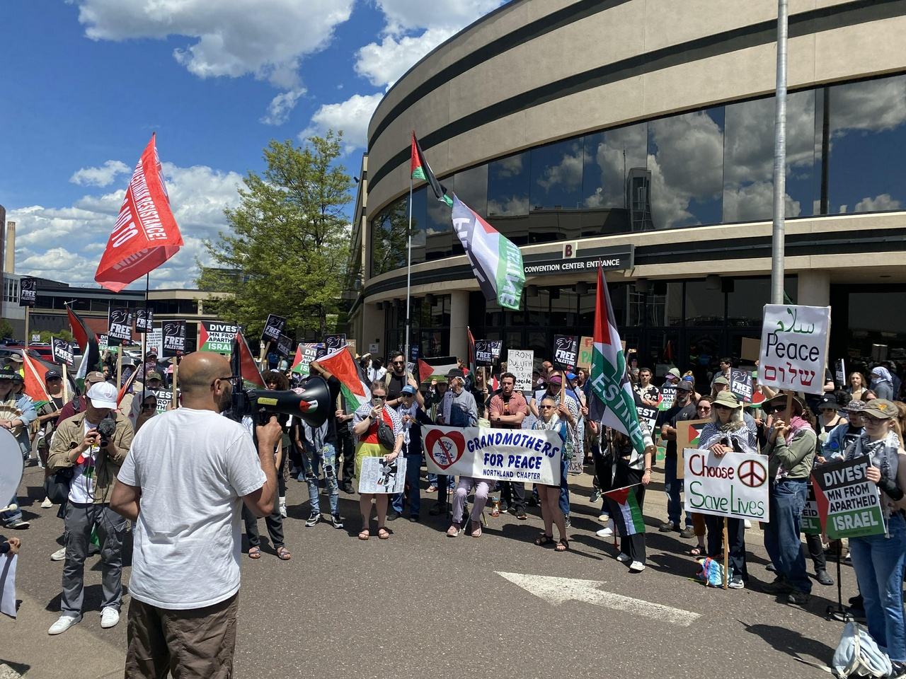 Pro-Palestine protest at Minneosta DFL convention in Duluth.  | Fight Back! News/Meredith Aby