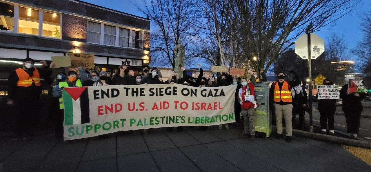 Pro-Palestine protesters demand an end to the siege of Gaza in Tacoma, Washington. | Fight Back! News/staff