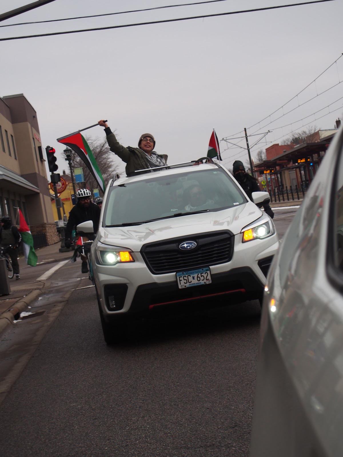 Minnesota Palestine solidarity protesters driving through Saint Paul. | Fight Back! News/Kim DeFranco