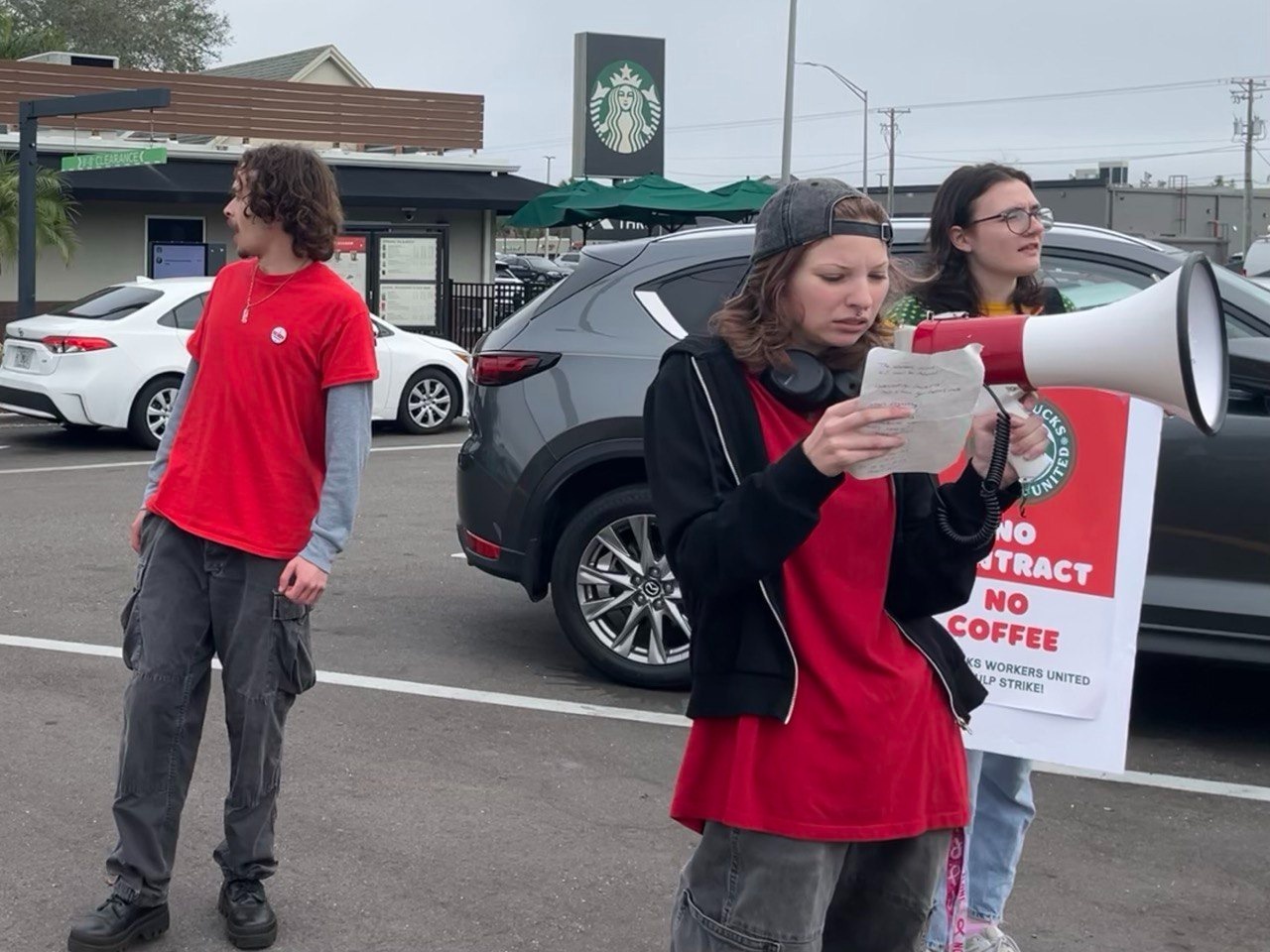 Striking Starbucks workers in Tampa, Florida.  | Fight Back! News/staff