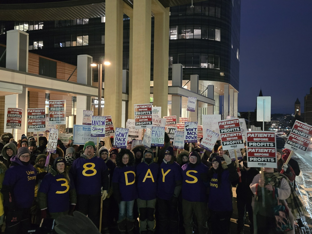 Striking health workers and supporters on the picket line in Duluth, Minnesota. 