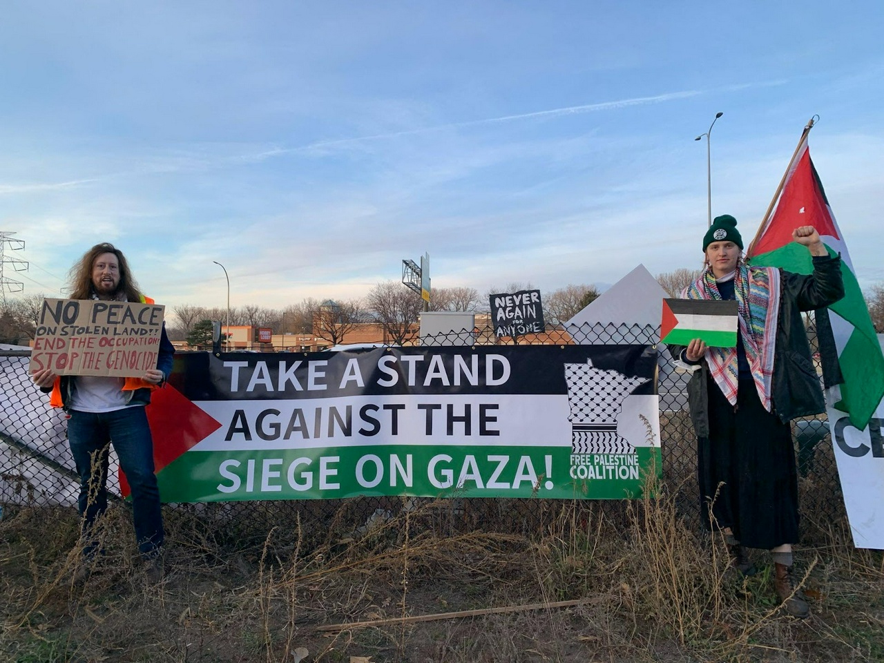 Protest outside Minnesota Representative Dean Phillips’ office to challenge his positions on Palestine. | Fight Back! News/Robyn Harbison
