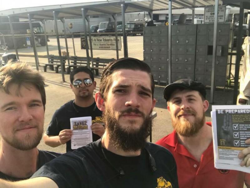 Dave Schneider with Jacksonville Teamsters leafleting their building