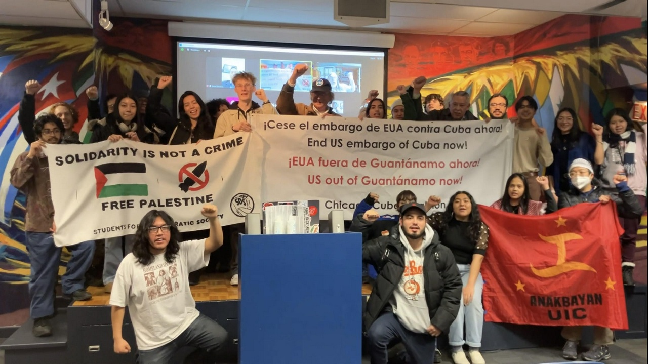 UIC students hold forum on the ongoing immigration crisis. | Fight Back! News/staff