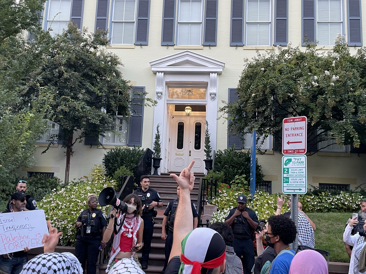 Demonstration against repression on the GWU campus.  | Staff/Fight Back! News